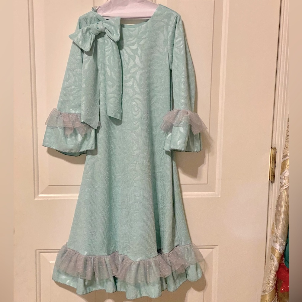 Mint floral embossed with lace